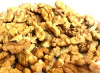 English Nuts Premium 900 Grams Walnut Quartter Akhrot Giri Vaccum Packed Walnuts(2 X 495 G)