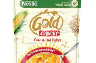 Nestlé Gold Crunchy Corn & Oat Flakes – Breakfast Cereal With Immuno-Nutrients | Made With Whole Grains & The Goodness Of B Vitamins, Calcium & Vitamin D, No Added Colours & Flavours, 850G, Pouch