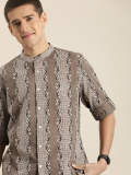 Taavi Men Printed Casual Grey Shirt